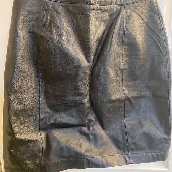 Wilson’s Black Leather Skirt - Picture 1 of 7